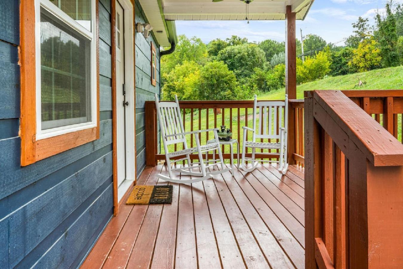Brand New Tiny Cabin! A Bearly Adventure Sevierville Exterior photo